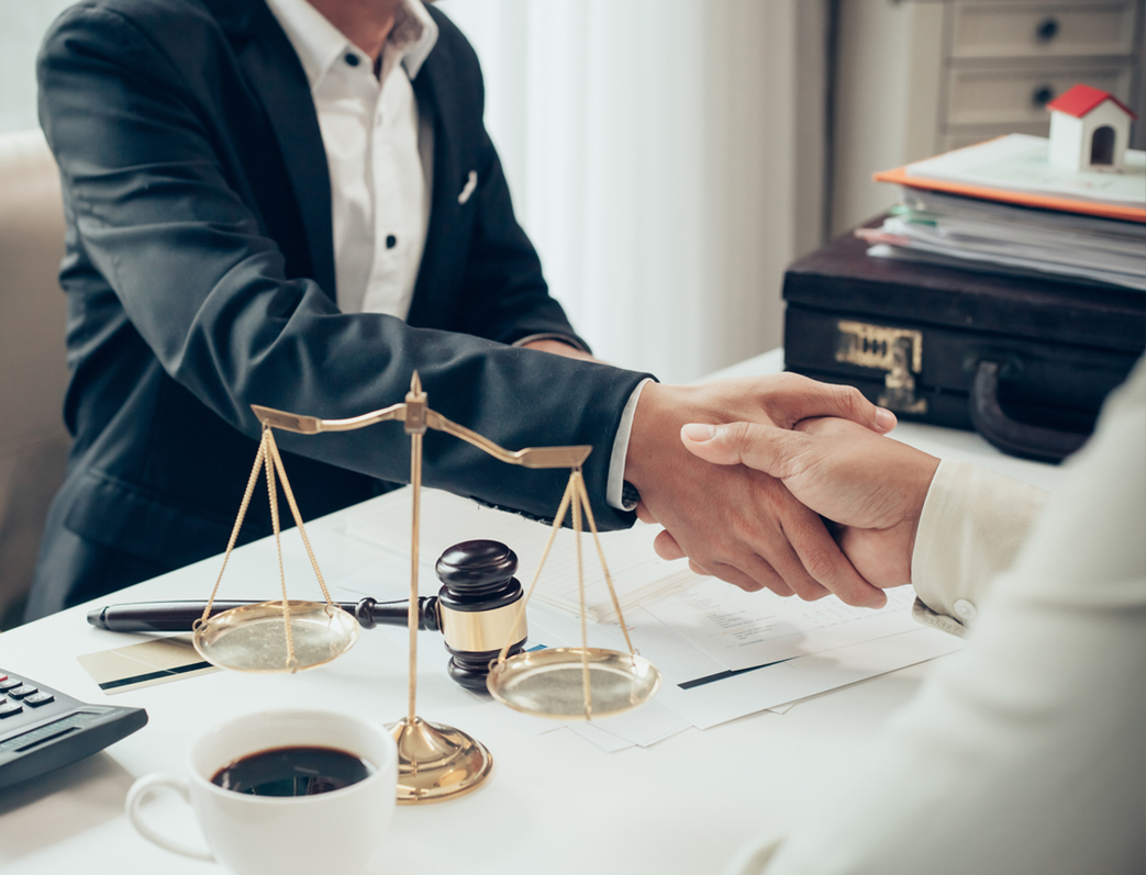 وکیل پایه یک دادگستری حامد احمدی
